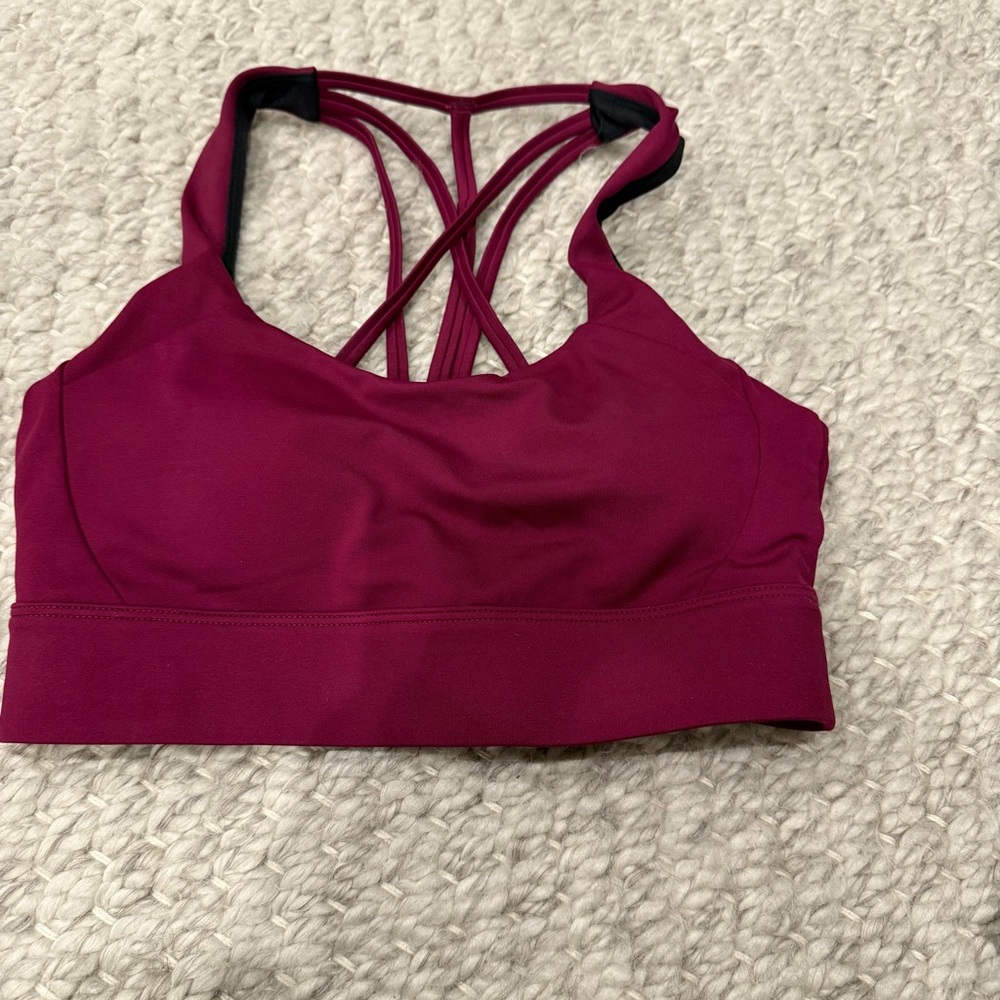 Elegant Strappy Sports Bra - Deep Burgundy